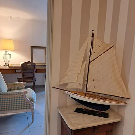 Clos Helene Bed & Breakfast *